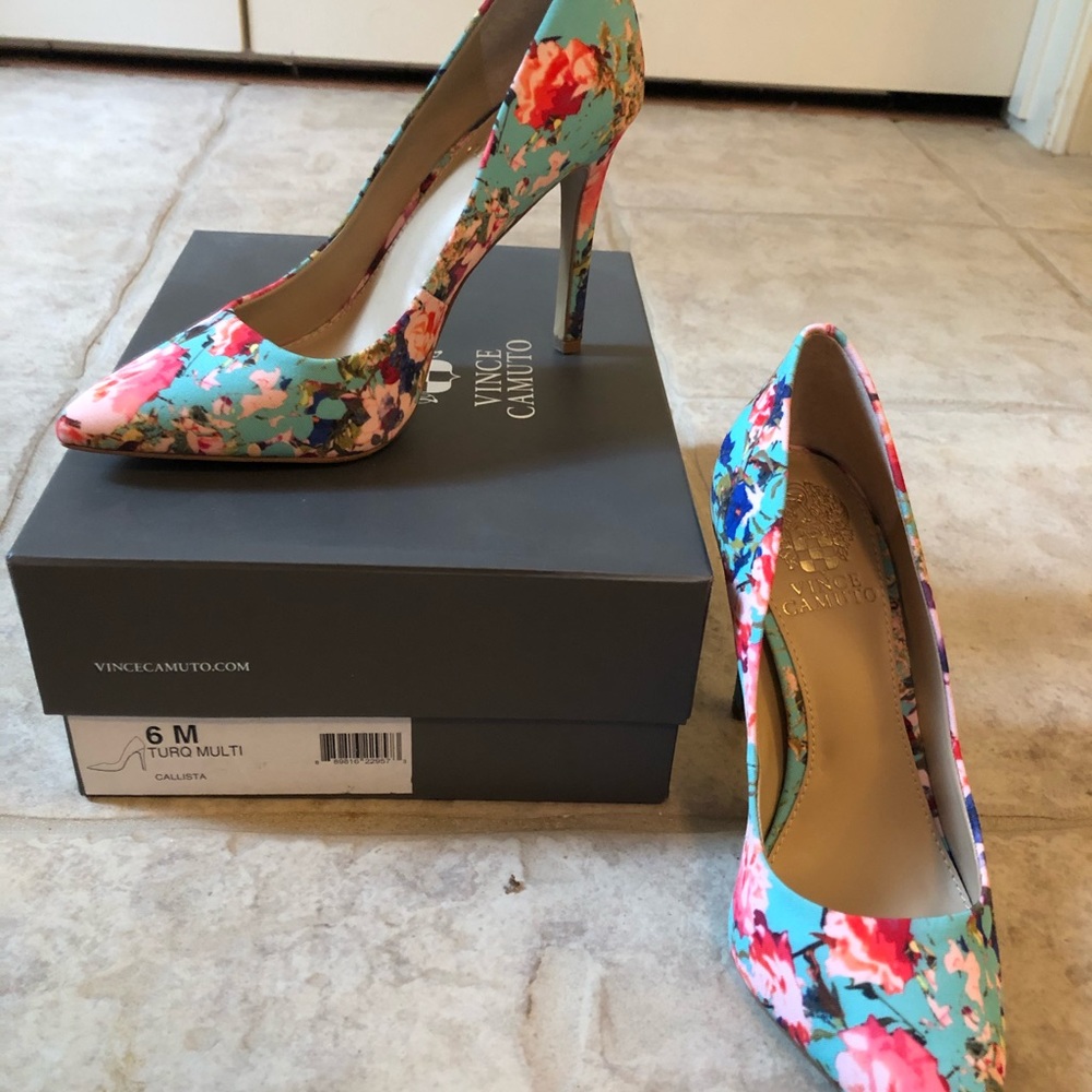 Vince Camuto Turquoise Floral Pumps/Heels